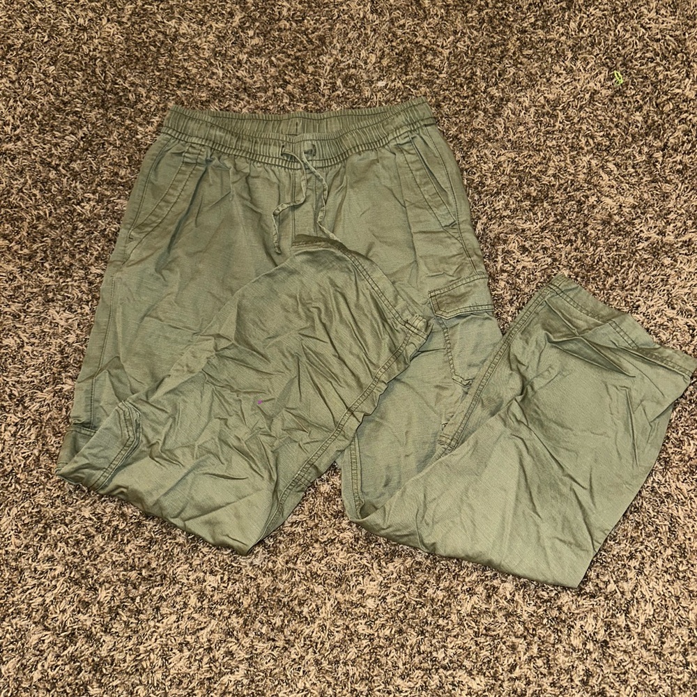 Old Navy Women’s Sage Cargo Style Pants